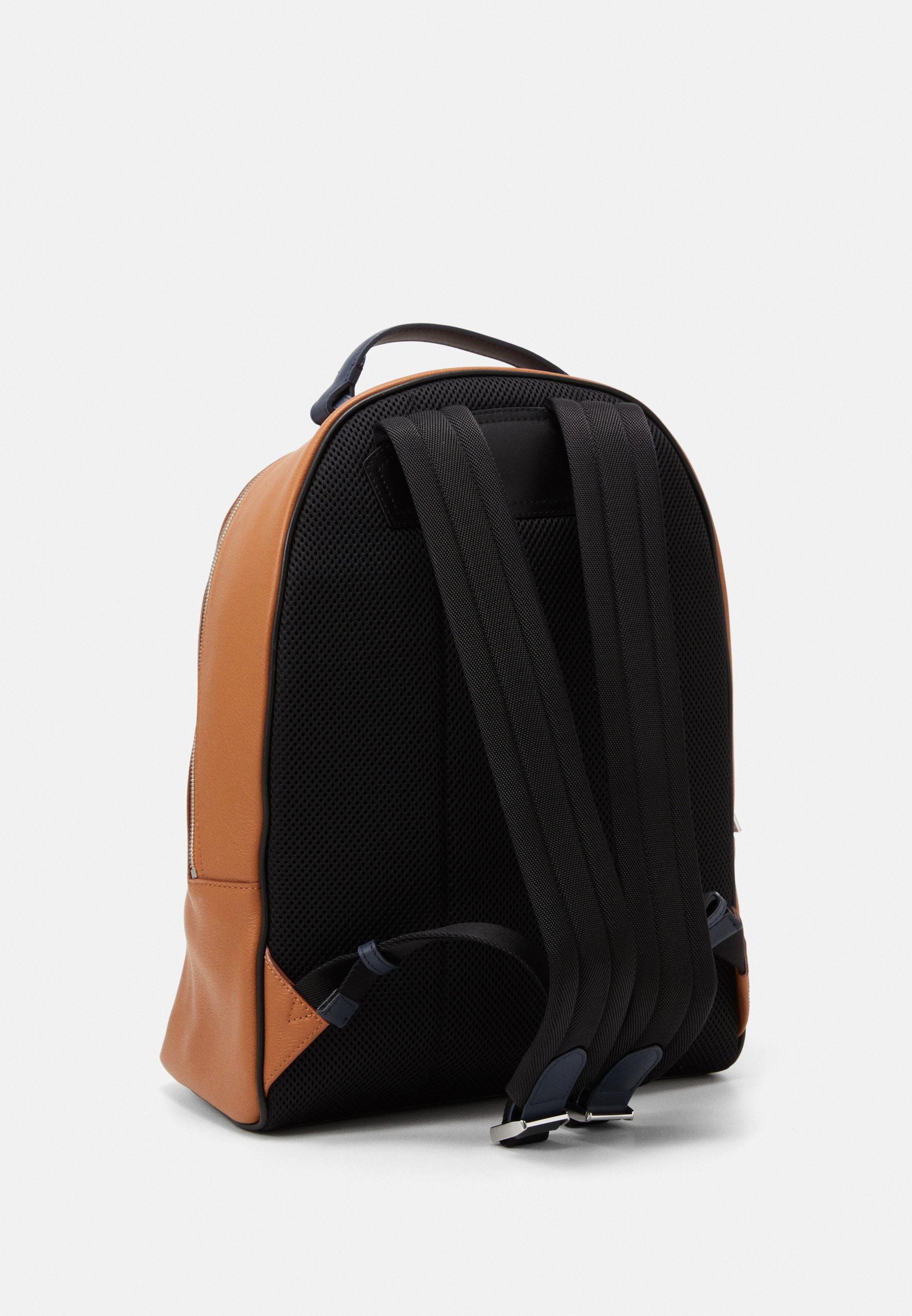 le tanneur backpack