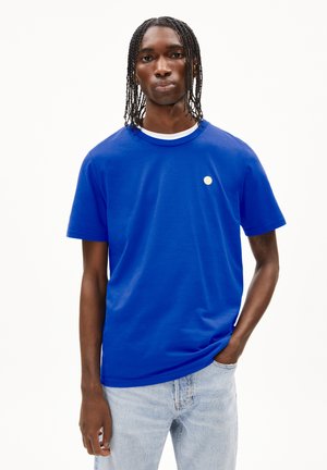 AADRU COLLAGE - Print T-shirt - dynamo blue
