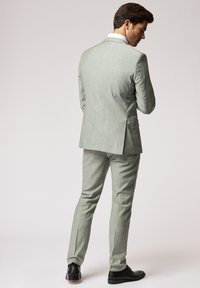 ROY ROBSON PARTY SUIT IM SLIM FIT - Anzug - grün