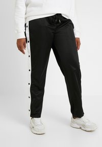 Urban Classics - LADIES BUTTON UP TRACK PANTS - Pantalones deportivos - black Imagen en miniatura 1