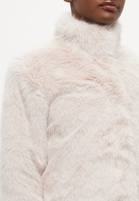 Vero Moda Petite Vinterjacka - beige