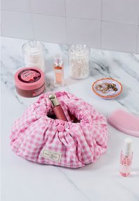 Miniatyrbild 8