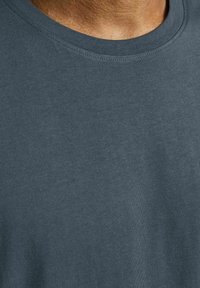Jack & Jones JJENOA TEE CREW NECK - T-Shirt basic - asphalt