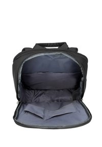 Borsa per laptop nera con apertura ampia, interno imbottito, rivestimento grigio e diversi scomparti per l'organizzazione. Texture esterna liscia.