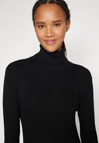 VILA VIAMARIA ROLL NECK DRESS - Φόρεμα-πουλόβερ - black