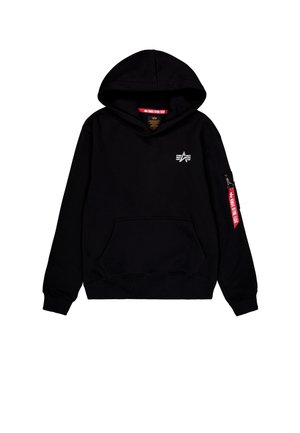 Schwarzer Hoodie mit einer vorderen Tasche, einer Kapuze mit Kordelzug und weißem Logo auf der Brust. Verfügt über eine seitliche Tasche mit Reißverschluss und einem roten Etikett.