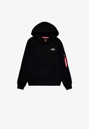 Schwarzer Hoodie mit einer vorderen Tasche, einer Kapuze mit Kordelzug und weißem Logo auf der Brust. Verfügt über eine seitliche Tasche mit Reißverschluss und einem roten Etikett.