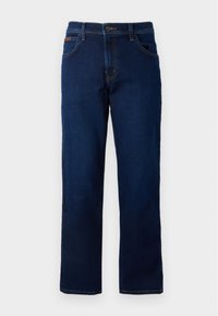 Jeans de mezclilla azul oscuro con piernas rectas, bolsillos frontales y cintura con botón. Cuenta con costuras en contraste y un pequeño acento de la marca en la cinturilla.