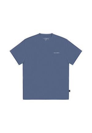 Koszulka z krótkim rękawem i okrągłym dekoltem w stonowanym niebieskim kolorze z małym białym logo „Pako Lorente” na lewej piersi oraz metką na bocznym szwie.