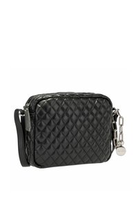 Borsa a tracolla nera trapuntata in materiale sintetico, forma rettangolare, con accentuazione in catena argentata e chiusura con zip. Dispone di una tracolla removibile.
