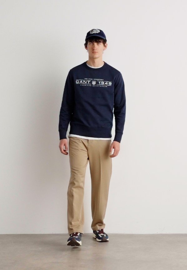 GRAPHIC C NECK - Sweatshirt3