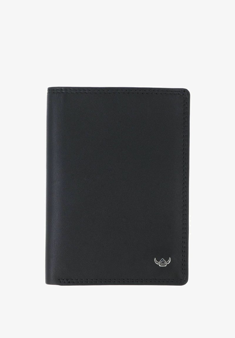 Portefeuille noir en cuir bi-pli avec couture subtile et petit logo argenté dans le coin inférieur droit sur fond blanc.