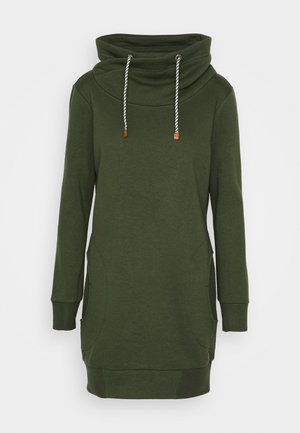 Zelené šaty s kapucňou, šnúrkou a bočnými vreckami. Majú dlhé rukávy a voľný strih s hladkým povrchom.