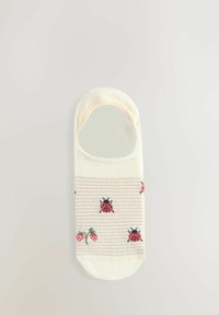 Lichtcrèmekleurige enkelsok met een gestreept patroon, voorzien van rode lieveheersbeestjes en groene aardbeien. Soepele textuur met een elastische boord.