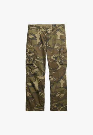 Cargo pants in een camouflagepatroon met verschillende tinten groen en bruin, gemaakt van een duurzame stof, met meerdere zakken en een recht model.