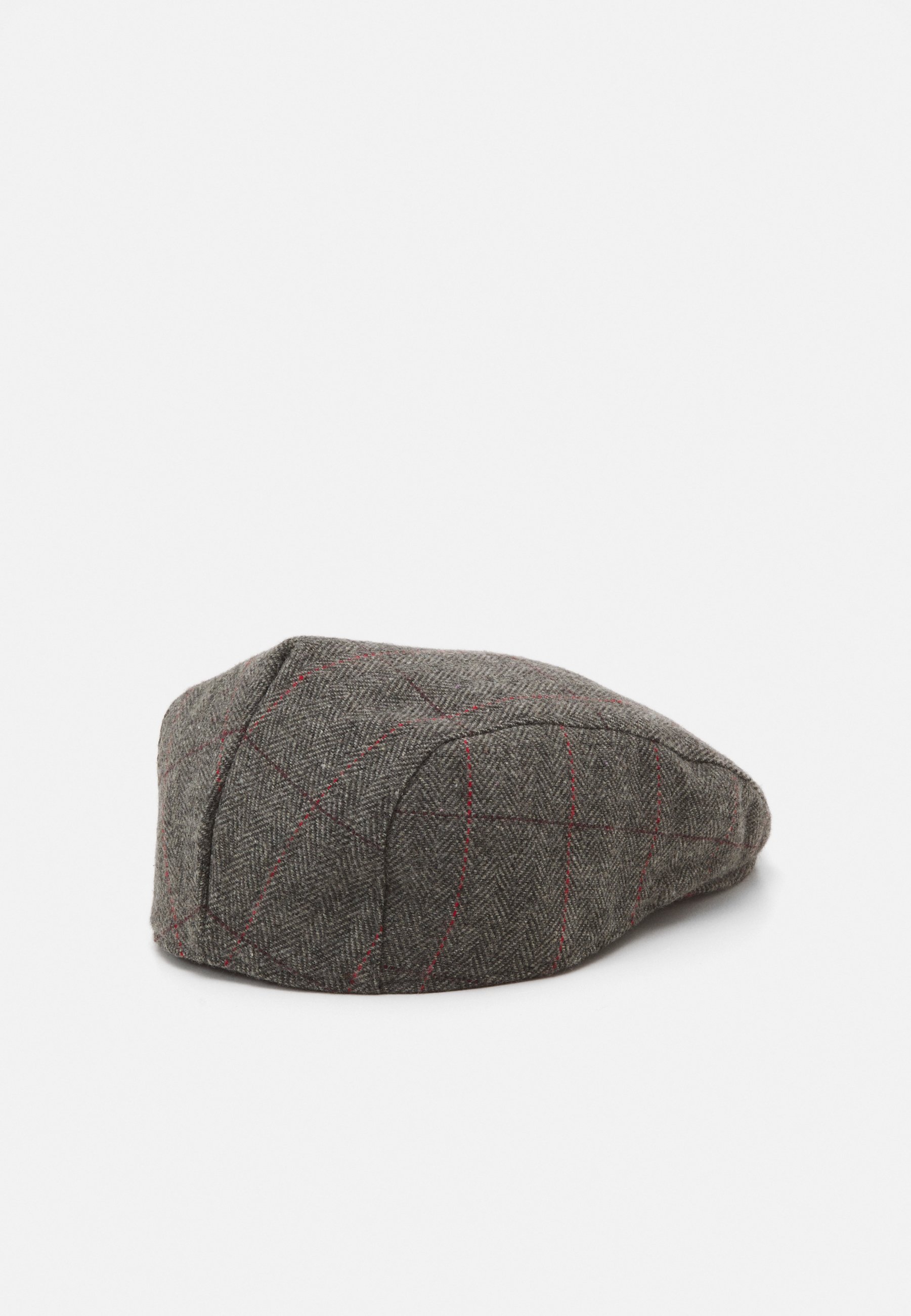 backwards flat cap
