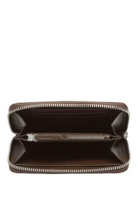 Brązowy skórzany portfel z zamkiem błyskawicznym dookoła, wyposażony w wiele przegródek na karty, kieszeń na monety oraz gładkie wnętrze.