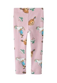 Rosa leggings laget av ribbestrikket stoff, med et lekent mønster av barn, hester og desserter i ulike farger.