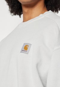 Carhartt WIP NELSON - Mikina - sonic silver garment dyed