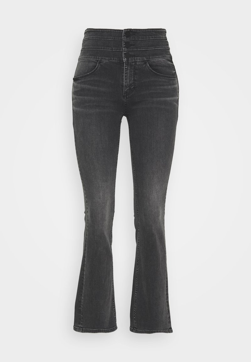 Jean évasé taille haute en denim gris foncé, avec une fermeture à boutons de trois boutons, deux poches avant et un ourlet propre.