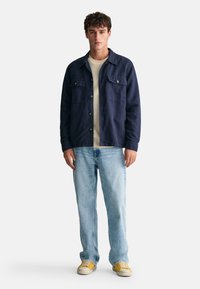 GANT SHIELD C NECK - Sweatshirt - silky beige