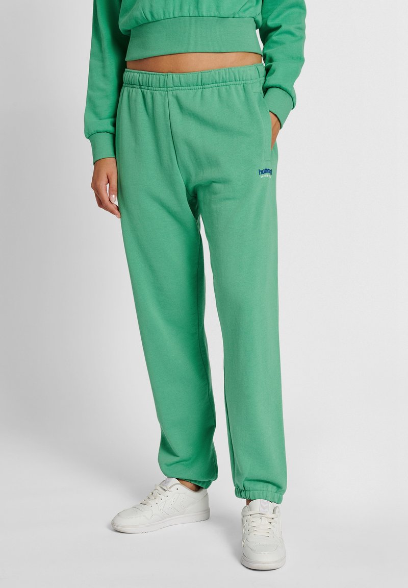 Hummel - HMLLGC SHAI REGULAR  - Trainingsbroek - green spruce, Vergroten