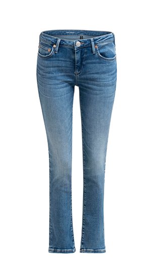 Proste niebieskie dżinsy wykonane z denimu, z wyblakłym przetarciem, pięcioma kieszeniami i miedzianymi detalami. Rękaw jest lekko strzępiony.