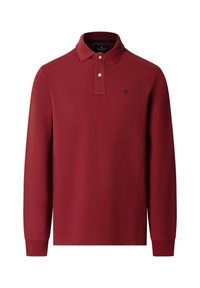 Polo à manches longues en tissu rouge foncé, avec une patte de boutonnage à trois boutons, un col côtelé et un petit logo bleu marine sur la poitrine.