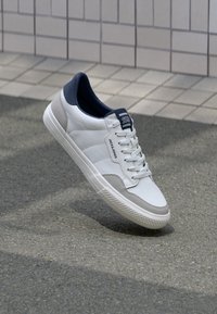 JFWMORDEN COMBO - Αθλητικά παπούτσια - white
