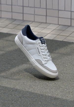 Jack & Jones JFWMORDEN COMBO - Trainers - white