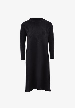 Fekete kötött ruha bordás textúrával, kerek nyakkivágással és háromnegyedes ujjakkal; térd hosszúságú, egyenes fazonú.