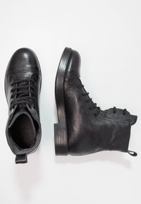 lilimill Bottines à lacets - black
