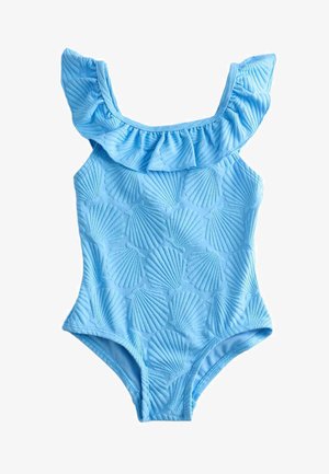 Lyseblå badedragt til småbørn med tekstureret muslingemønster og flæsekantet off-shoulder halsudskæring.