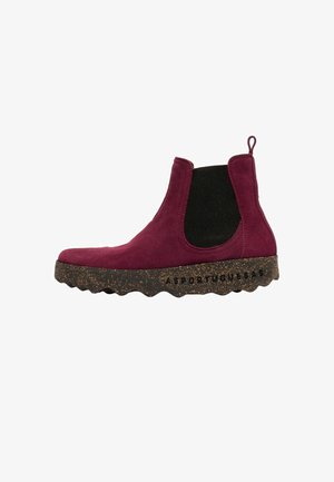Bordeauxfarbener Wildleder-Stiefeletten mit schwarzem elastischem Seitenteil und gesprenkelter, gewellter Sohle, geprägt mit "ASPORTUGUESAS"-Branding.