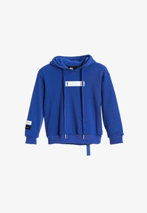 Sudadera con capucha de algodón azul con bolsillo frontal tipo canguro, cordones y detalles contrastantes en blanco y negro en las mangas y el frente.