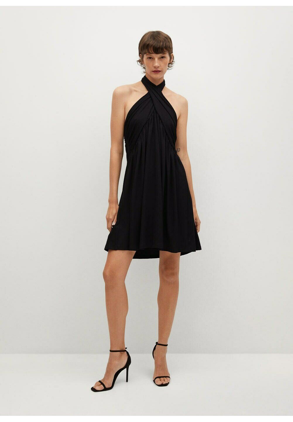 robe noire mango dos nu