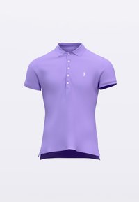 Vijolična polo majica z klasičnim ovratnikom, kratkimi rokavi, trirazpredelnim zapenjanjem na gumbe in majhnim vezenim logotipom na levi strani prsi.