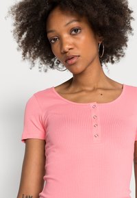 Pieces PCKITTE - T-shirt básica - strawberry pink