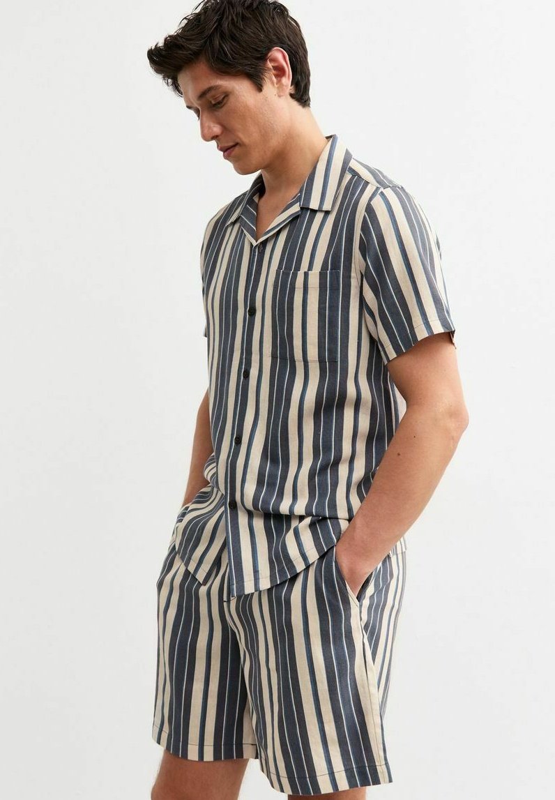 New Look - BLEND STRIPED  - Shorts - blue, Ingrandire