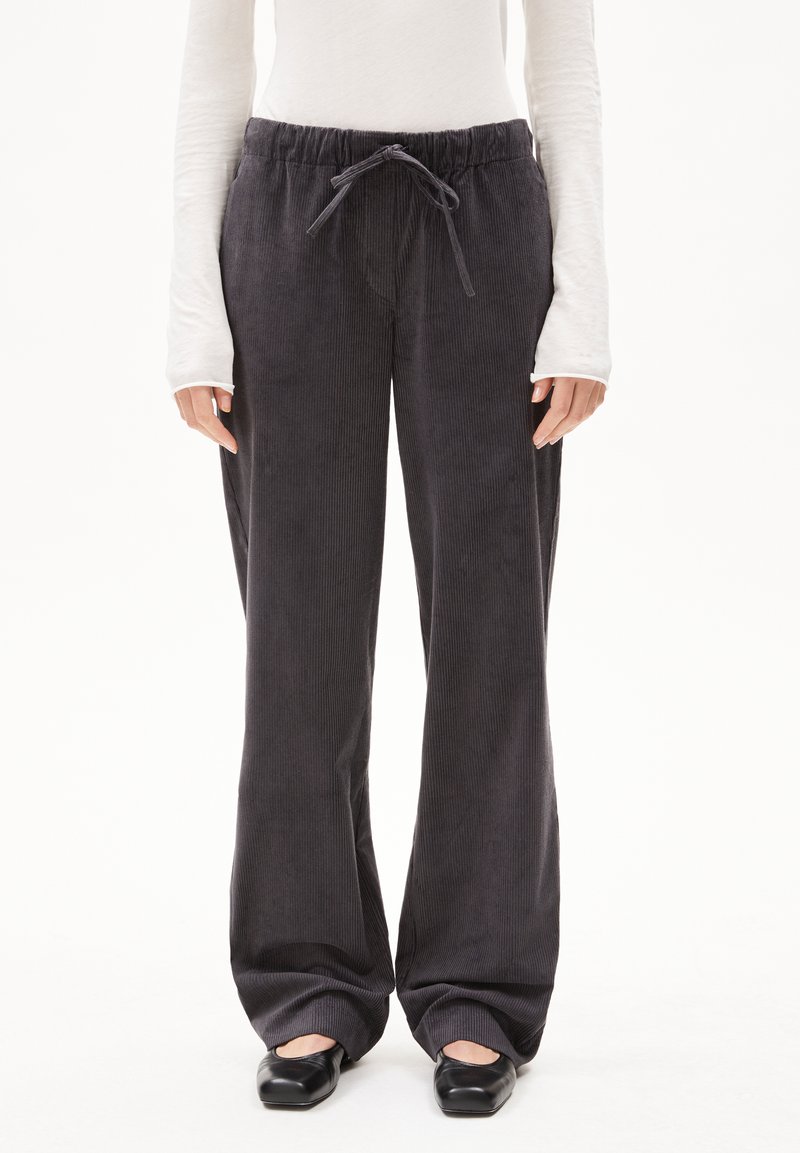 Wijde corduroy broek in donkergrijs met een trekkoord in de taille, voorzien van een verticale ribbeltextuur en een relaxed fit.