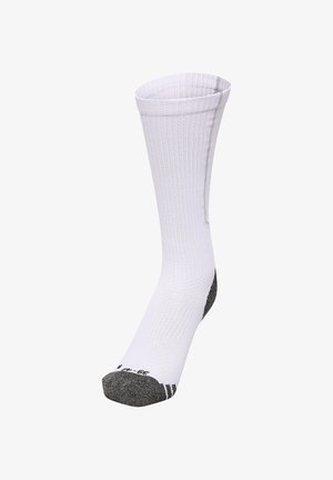Weißer Sportsocke mit gerippter Textur, verstärktem grauen Fersen- und Zehenbereich sowie einem glatten Bündchen. Verfügt über dezente Markenkennzeichnung an der Sohle.