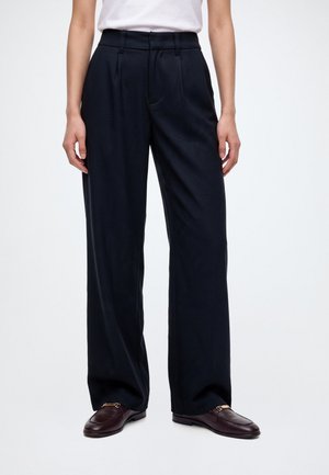Hollister Co., EMEA  - Панталони - 900