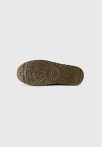 UGG NEUMEL CHELSEA - Klasikiniai aulinukai - rocky oak