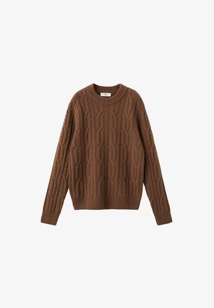 Pull en tricot marron avec un motif en torsades, col rond et poignets et ourlet côtelés. Texture douce et coupe légèrement oversize.