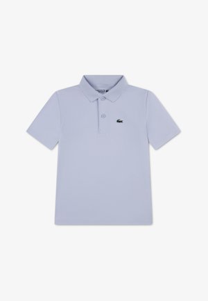 Hele sinine polo-särk, mis on valmistatud hingavast kangast, millel on krae, kahe nupuga plastron ning rohelise tikandiga logo rinnal.