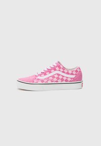 Unselected, raspberry