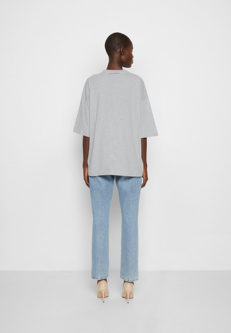 Damen Bekleidung | CHIARA FERRAGNI HAPPY T-Shirt print grigio melange/grau - SL58076 Damen Bekleidung | CHIARA FERRAGNI HAPPY T-Shirt print grigio melange/grau - SL58076