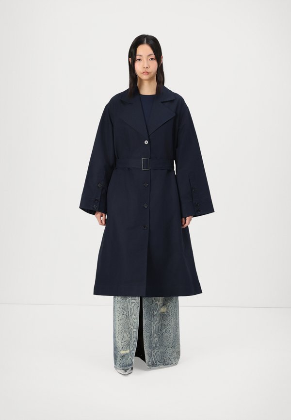 AUNE JOSEFINE - Trenchcoat - sky captain