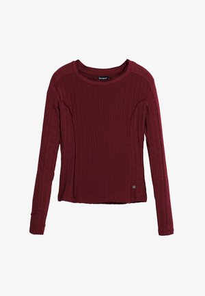 Röd långärmad tröja i strukturerad stickad tyg, med rund halsringning och subtila sidodetaljer, samt logodetalj vid fållen.