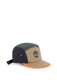 Cappello con un design multicolore: tessuto verde, blu navy e khaki. Presenta un visiera arancione e unlogo di un albero sulla parte anteriore. Materiale testurizzato e resistente.